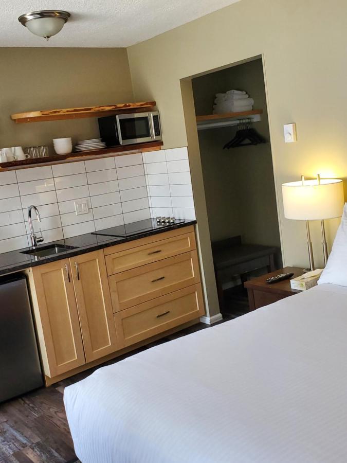 Alpine Inn & Suites Nelson Eksteriør billede