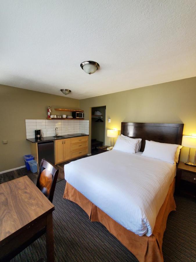 Alpine Inn & Suites Nelson Eksteriør billede