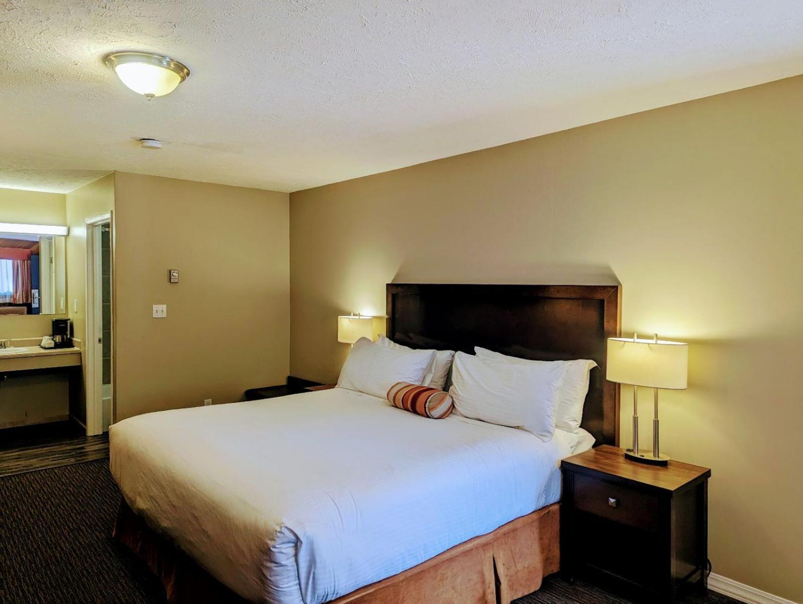 Alpine Inn & Suites Nelson Eksteriør billede