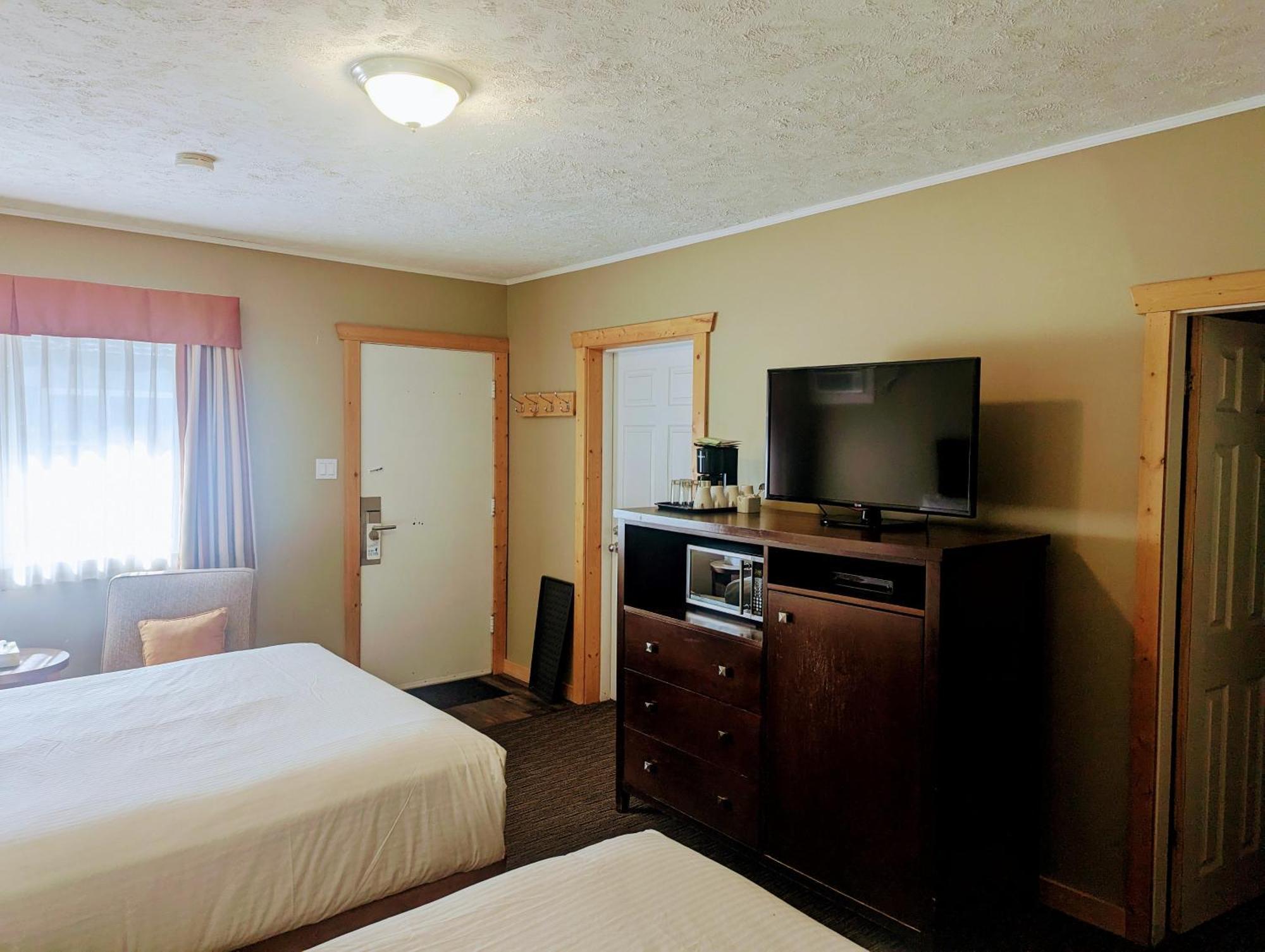 Alpine Inn & Suites Nelson Eksteriør billede