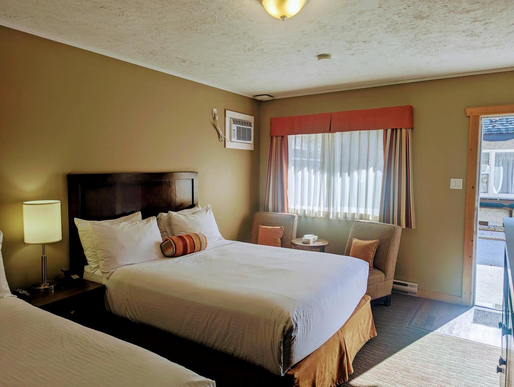 Alpine Inn & Suites Nelson Eksteriør billede