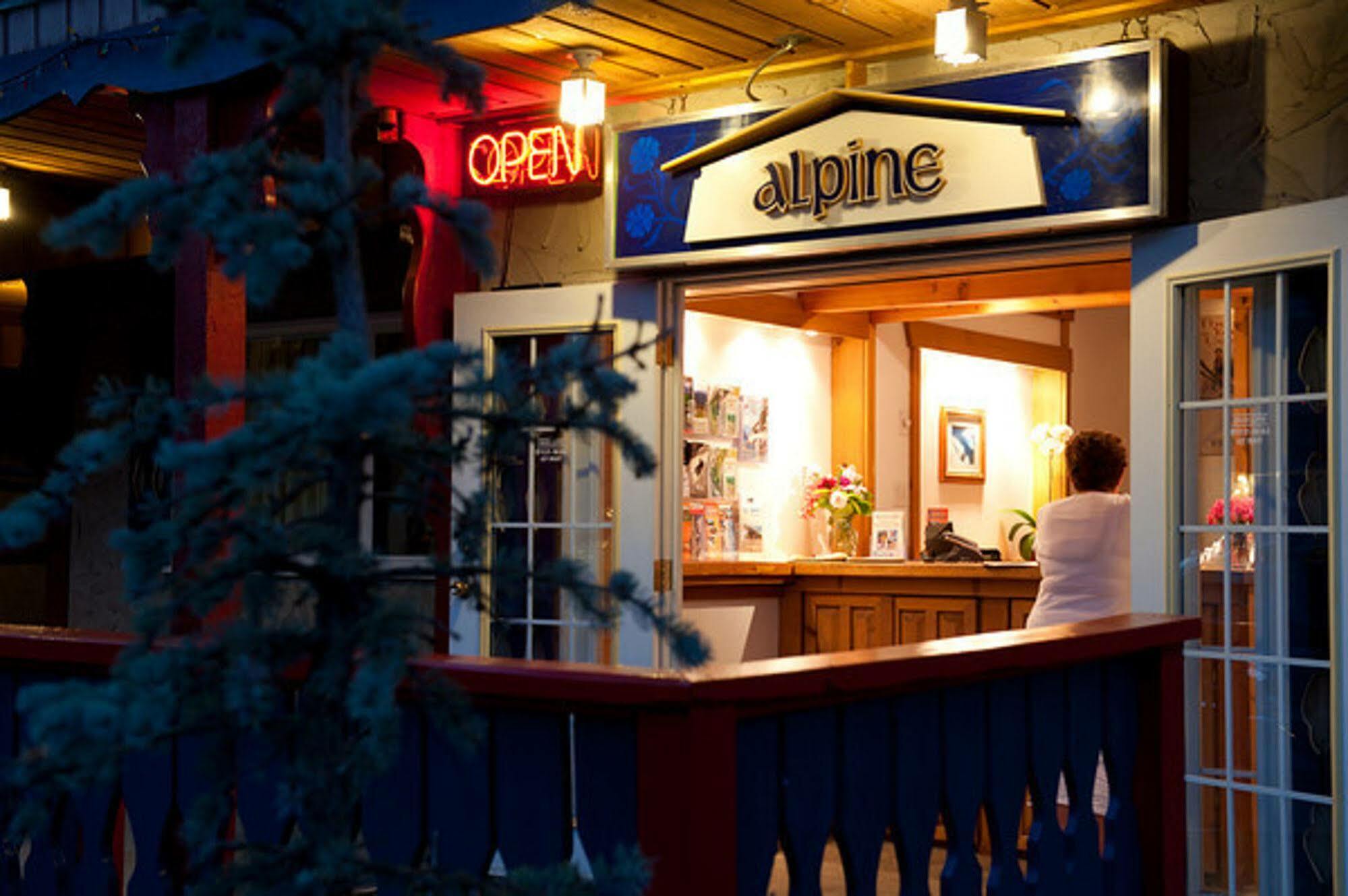 Alpine Inn & Suites Nelson Eksteriør billede