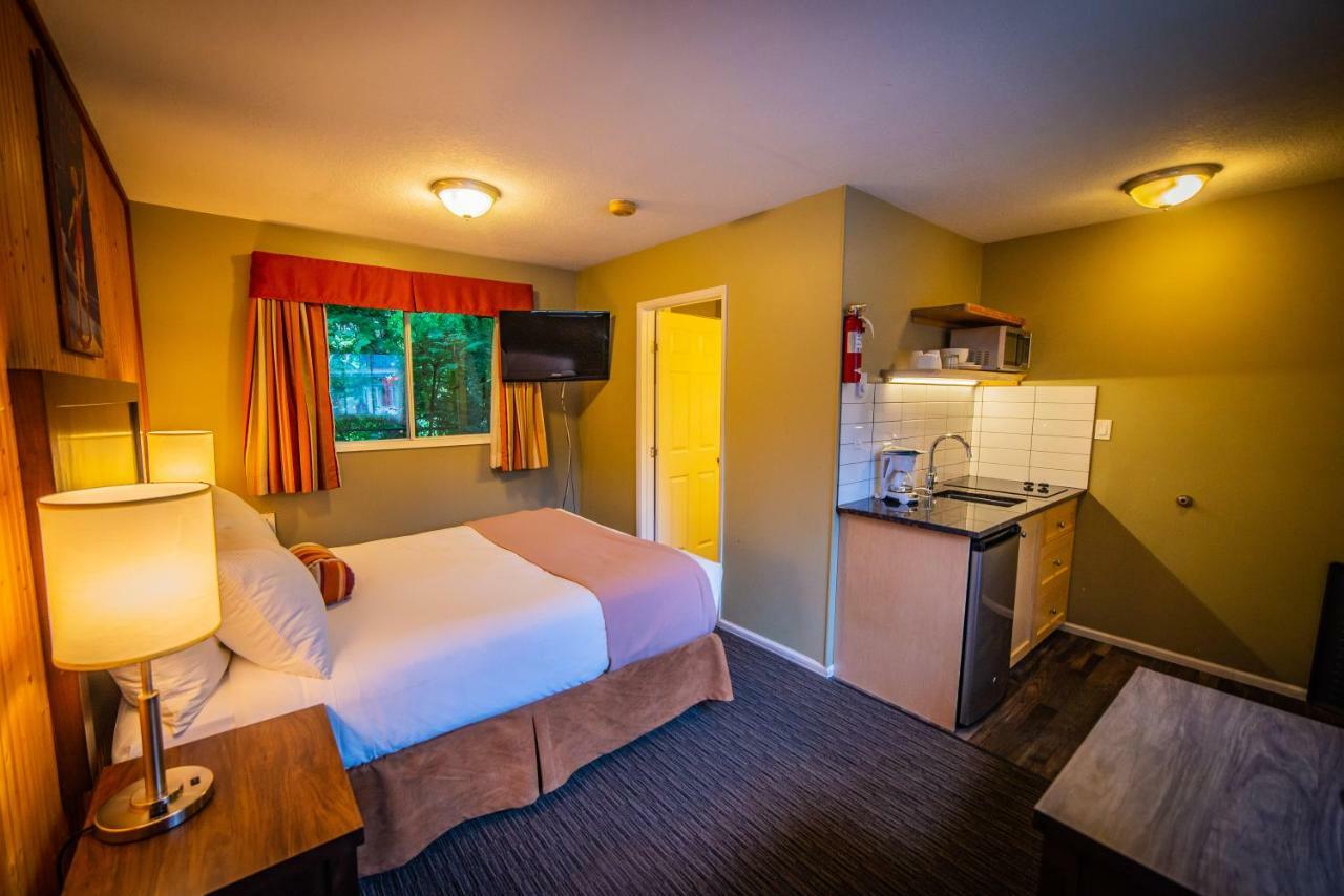 Alpine Inn & Suites Nelson Eksteriør billede