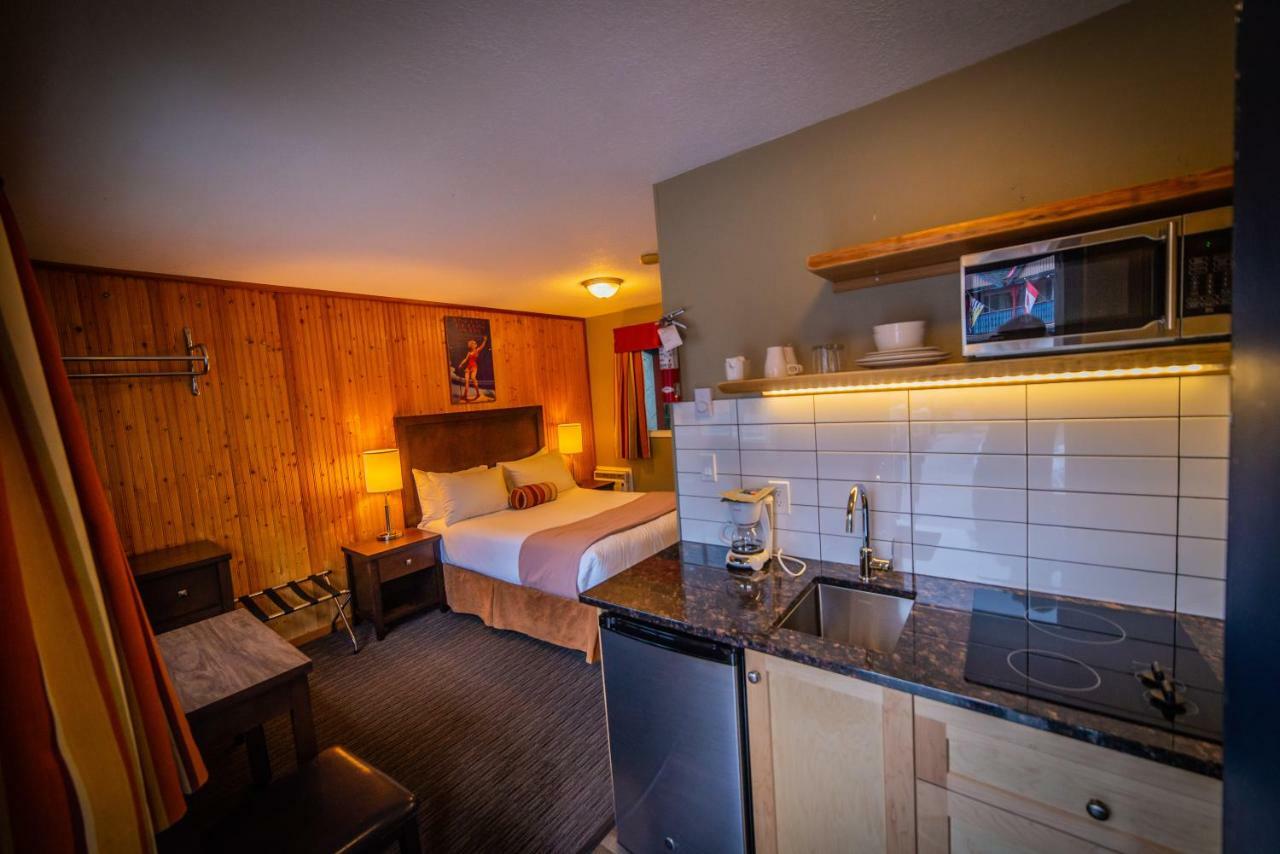 Alpine Inn & Suites Nelson Eksteriør billede