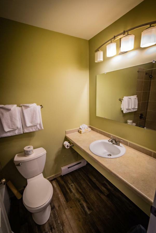 Alpine Inn & Suites Nelson Eksteriør billede
