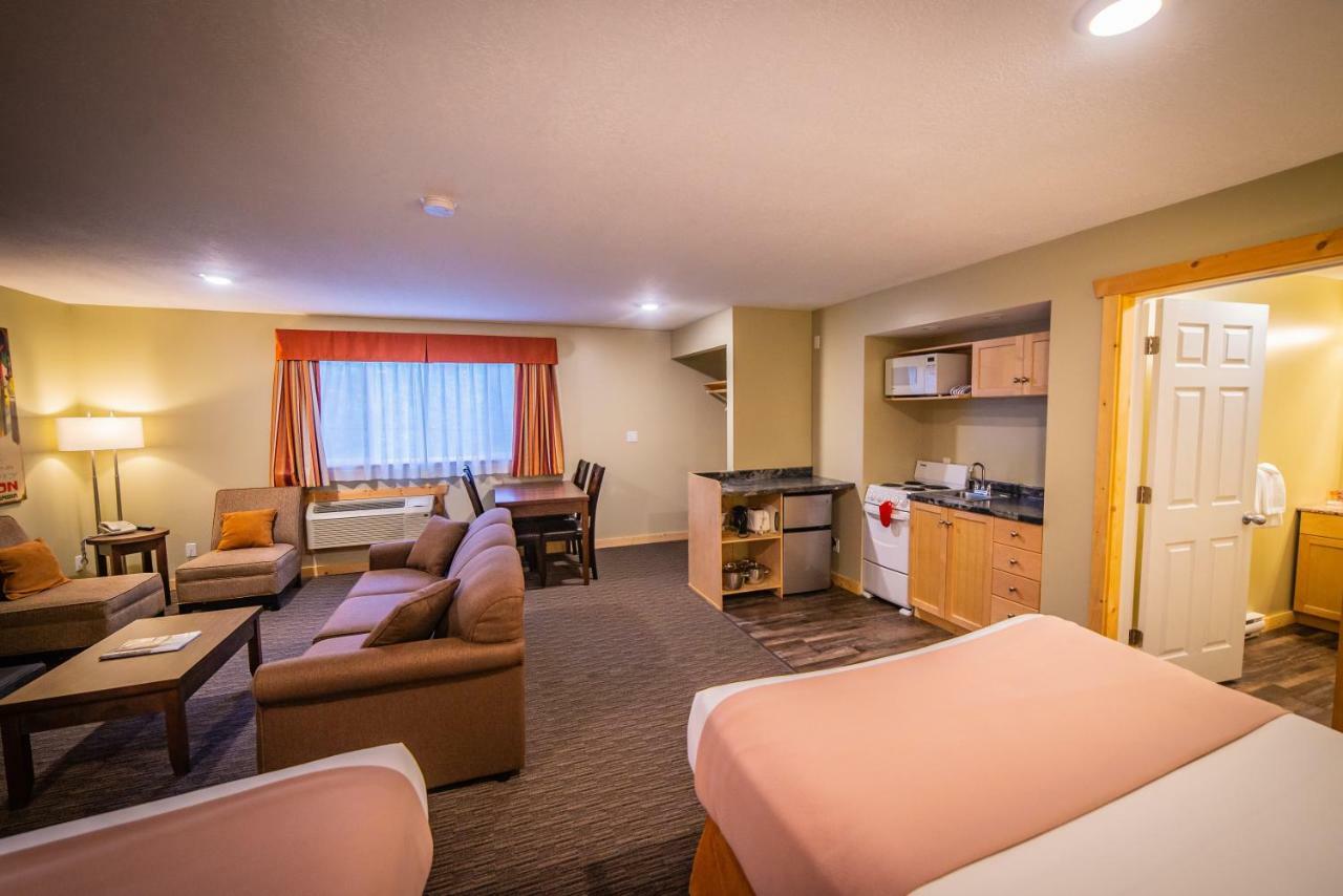 Alpine Inn & Suites Nelson Eksteriør billede