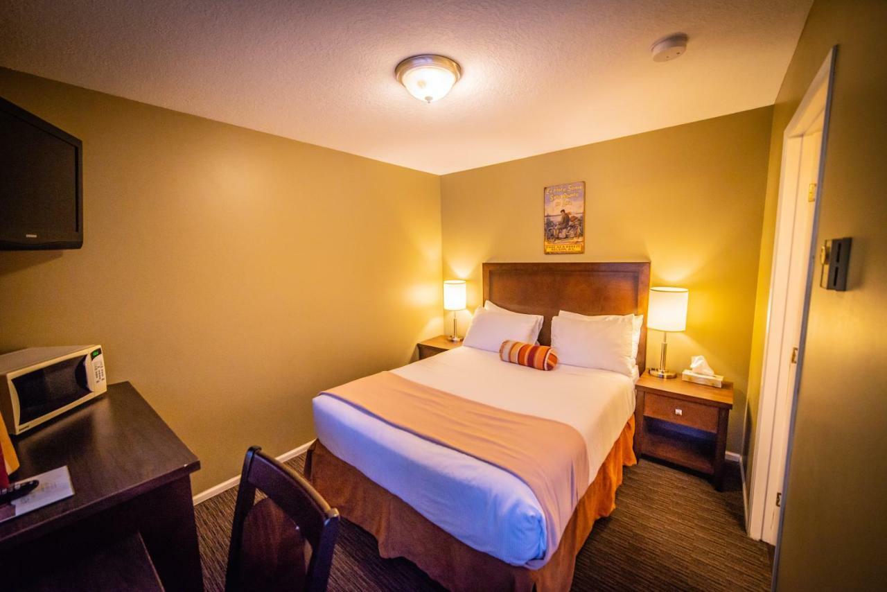 Alpine Inn & Suites Nelson Eksteriør billede